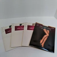 Hanes Silk Reflections Pantyhose Size AB Little Color Navy Non Control Top-4 PKS