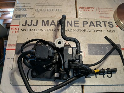 Damaged 2002 Johnson Evinrude Outboard 90 115 Hp Vro Fuel Pump Primer Brp Carb Ebay
