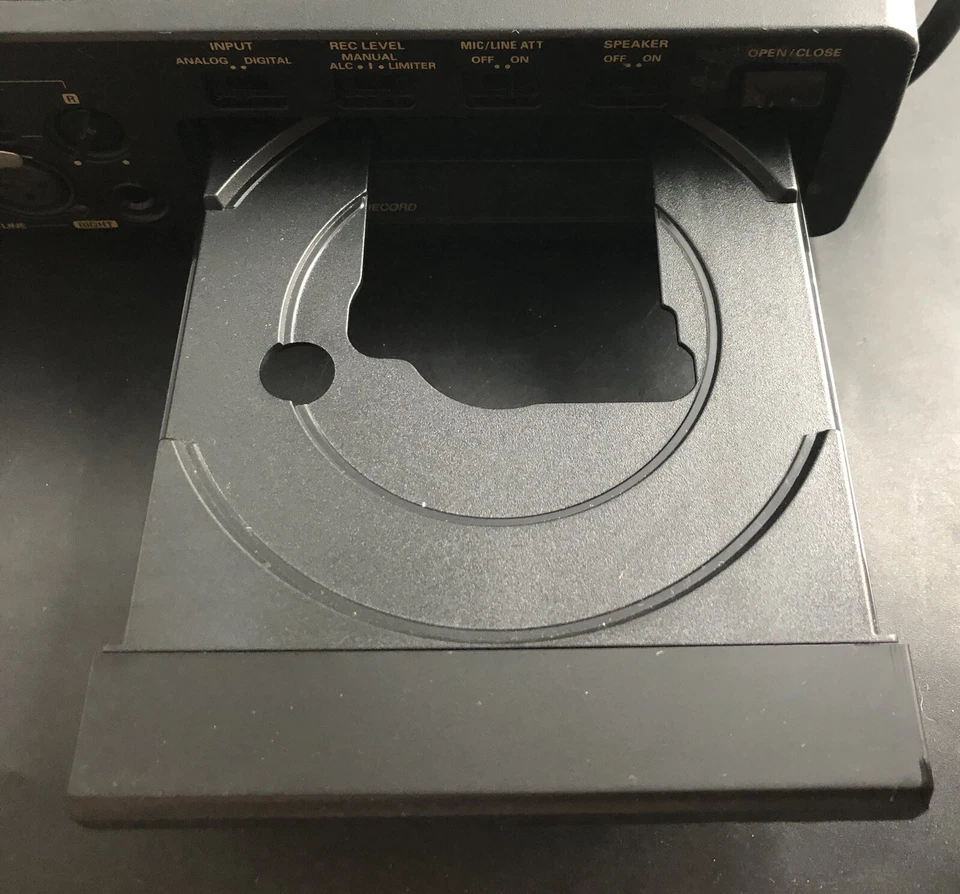 MARANTZ CDR300/U1B Recording Equipment Turns On As Is VC2 - Image 3 of 4