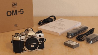 OM SYSTEM OM-5 20,4MP Spiegellose Systemkamera - Silber (Nur Gehäuse)