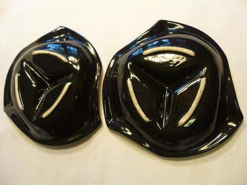 Pair of California Pottery Black & Gold Porcelain Ashtrays vintage Large USA 526 - Picture 4 of 5
