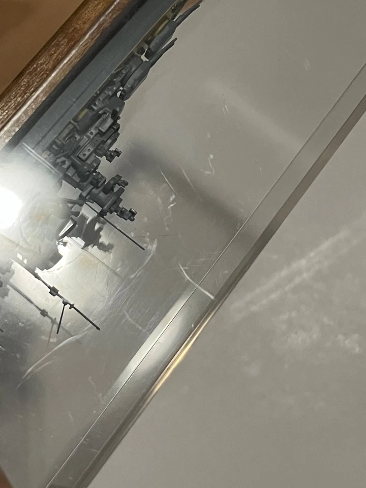 Battleship Bismarck Blohm + Voss Yard No 509 Schiffsmodell Plexiglas Holzsockel - Bild 4 von 4