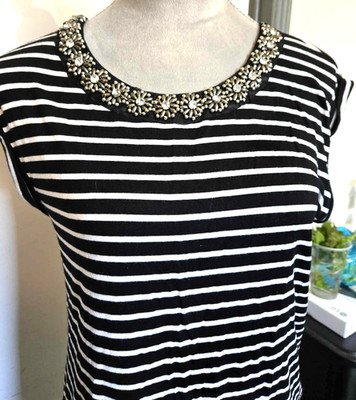 Cupio Women s  Black & White Stripe Jeweled neckline  Fancy Sleeveless M A212