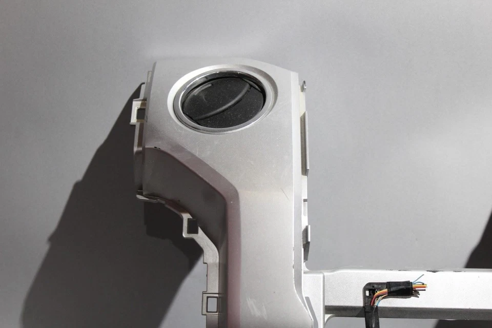 Toyota Tundra 2014-2021 OEM tablero central radio bisel con rejillas de ventilación 55405-0C01 #37679 Foto 3 de 4