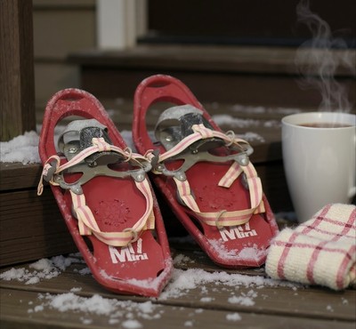 Atlas Mini Women s Snowshoes   Pink   7x16 Lightweight Winter Snowshoes