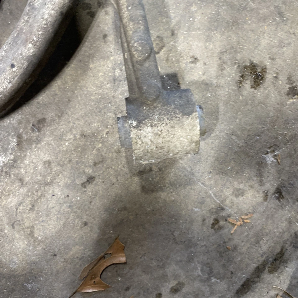 Subaru Impreza Sti 2006 2007 sedán delantero izquierdo conductor brazo de control inferior fabricante original Foto 4 de 4