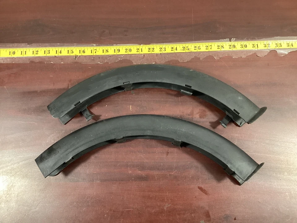 2009-2014 AUDI S4 A4 QUATTRO conjunto de 2 guarnições de dobradiça de porta-malas / guia 8K5971822A fabricante de equipamento original. - Imagem 3 de 4