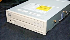 CD-RW BEIGE  ASUS CRW-5224A  Optical  with  IDE Ribbon Cable