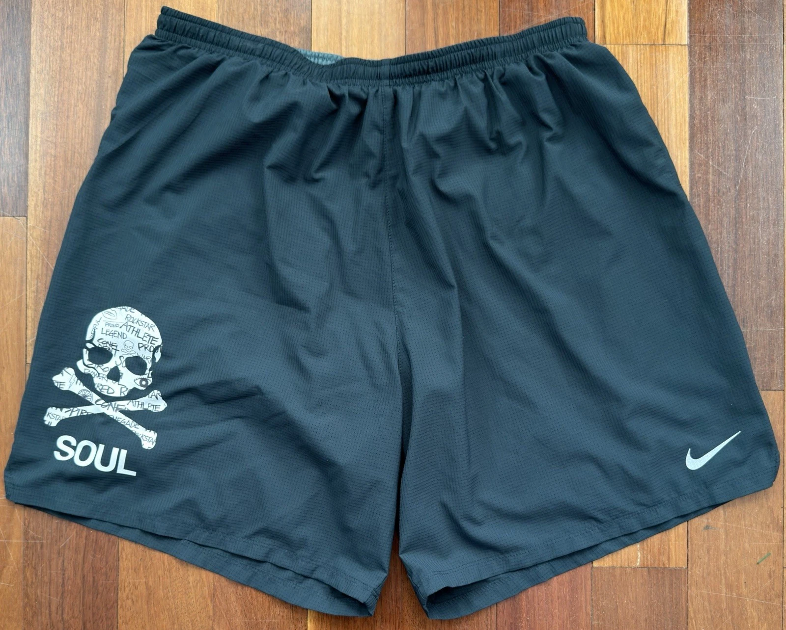 Nike SoulCycle Skull Logo Lined Running Shorts 683279 Men's size XL X-LARGE
Opens in a new window or