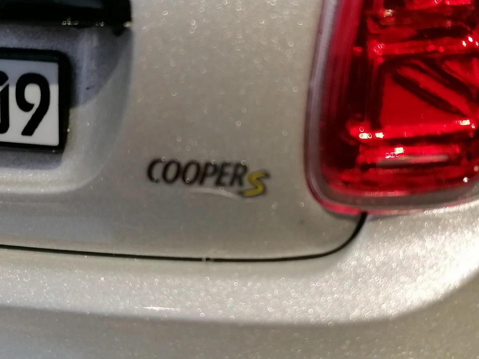 Norev 1/18 Mini Cooper SE White Silver VERY RARE ONE OF A KIND MINT with Box - Immagine 4 di 4