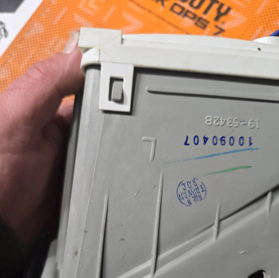 Conjunto de faros antiniebla izquierda Dodge Grand Caravan 1996-1998 Foto 3 de 4