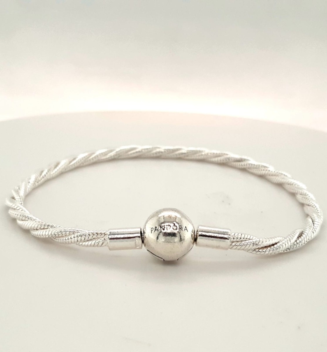 GENUINE PANDORA Moments Round Clasp Twisted Snake Chain Bracelet