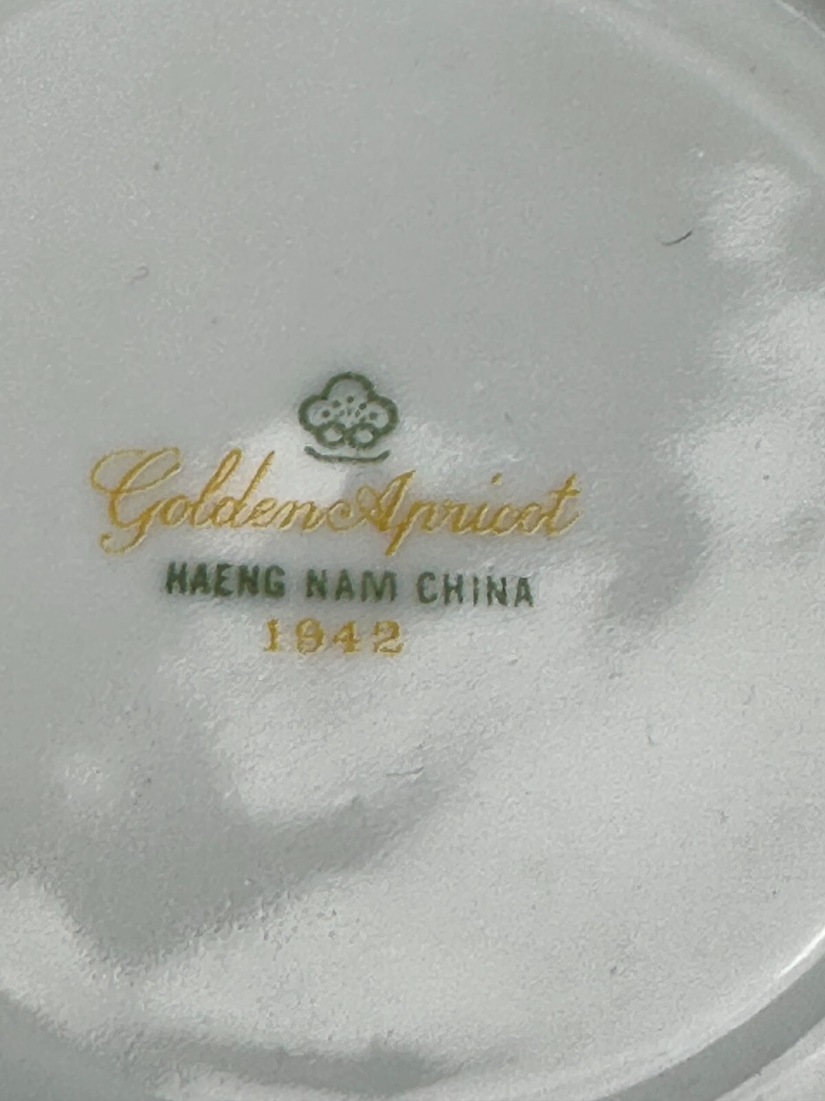 Vintage Golden Apricot 3 Teacup 6 Saucer 1 Sugar Bowl and 1 Creamer 1942