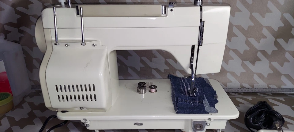 Denim Canvas Lace Sewing Machine With Pedal SERVICED - Image 3 of 4