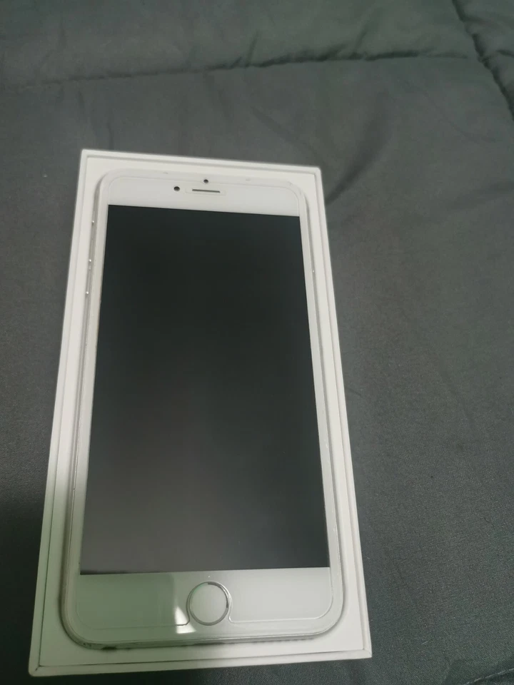 Apple iPhone 6s Plus - 16GB - Grigio siderale (Sbloccato) - Immagine 3 di 4