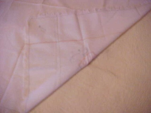 TABLECLOTH, PINK AND YELLOW ROSES W/ EMBROIDERED DETAILS, VINTAGE - Picture 6 of 6