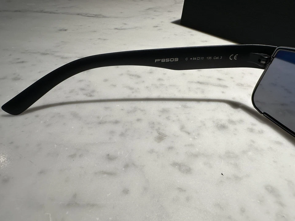 Gafas de sol Porsche Design | P'8509 | Marco negro | Lentes grises Foto 2 de 4