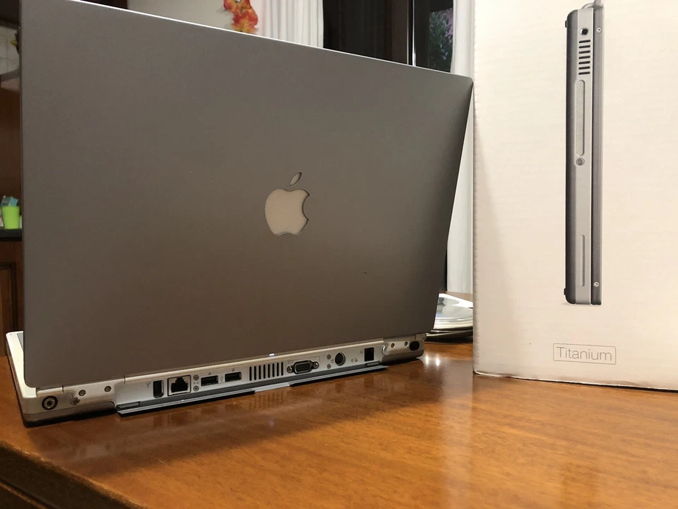 PowerBook G4 Apple IL PRIMO IN TITANIO solo per Collezionisti - Immagine 3 di 3