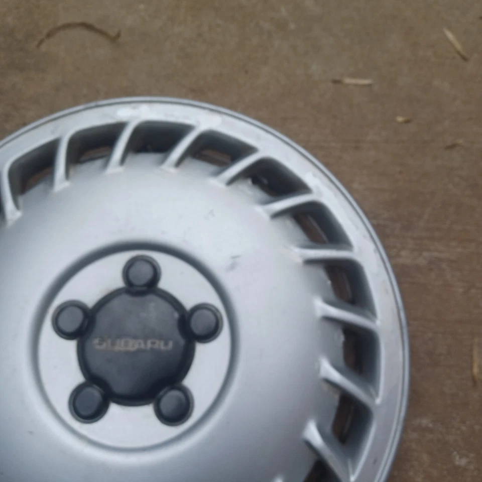 Tapacubos Subaru Legacy 1990-1991, se adapta a ruedas de 14" parte # 28811AA010, 60515 Foto 3 de 4