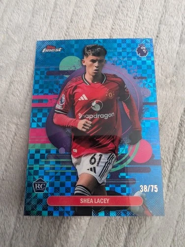 25/26 Topps Finest Premier Man United Shea Lacey Blue Checkerboard 38/75 RC