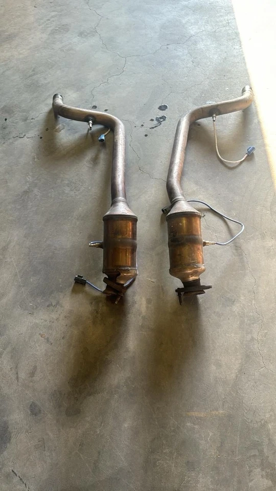 Левый и правый катализаторы 16-20 Jaguar X260 XF RWD 3,0 л - Изображение 2 из 2