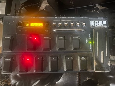 Line 6 Bass POD XT Live Pro Tone On the Floor Multi Effects Pedal, MIDI, USB