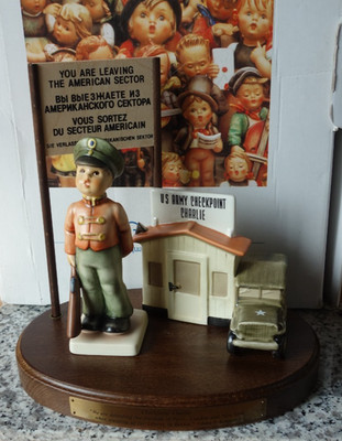 Hummel limitierter 3-tlg. Satz mit Figur Hum 332 ''Checkpoint Charlie'' FM 7 * OVP