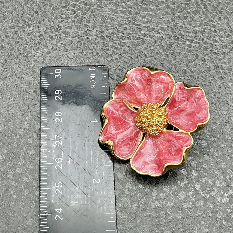 Pendientes con clip de flores esmaltadas rosa tono dorado texturizado centro llamativo mujer 2" Foto 3 de 4