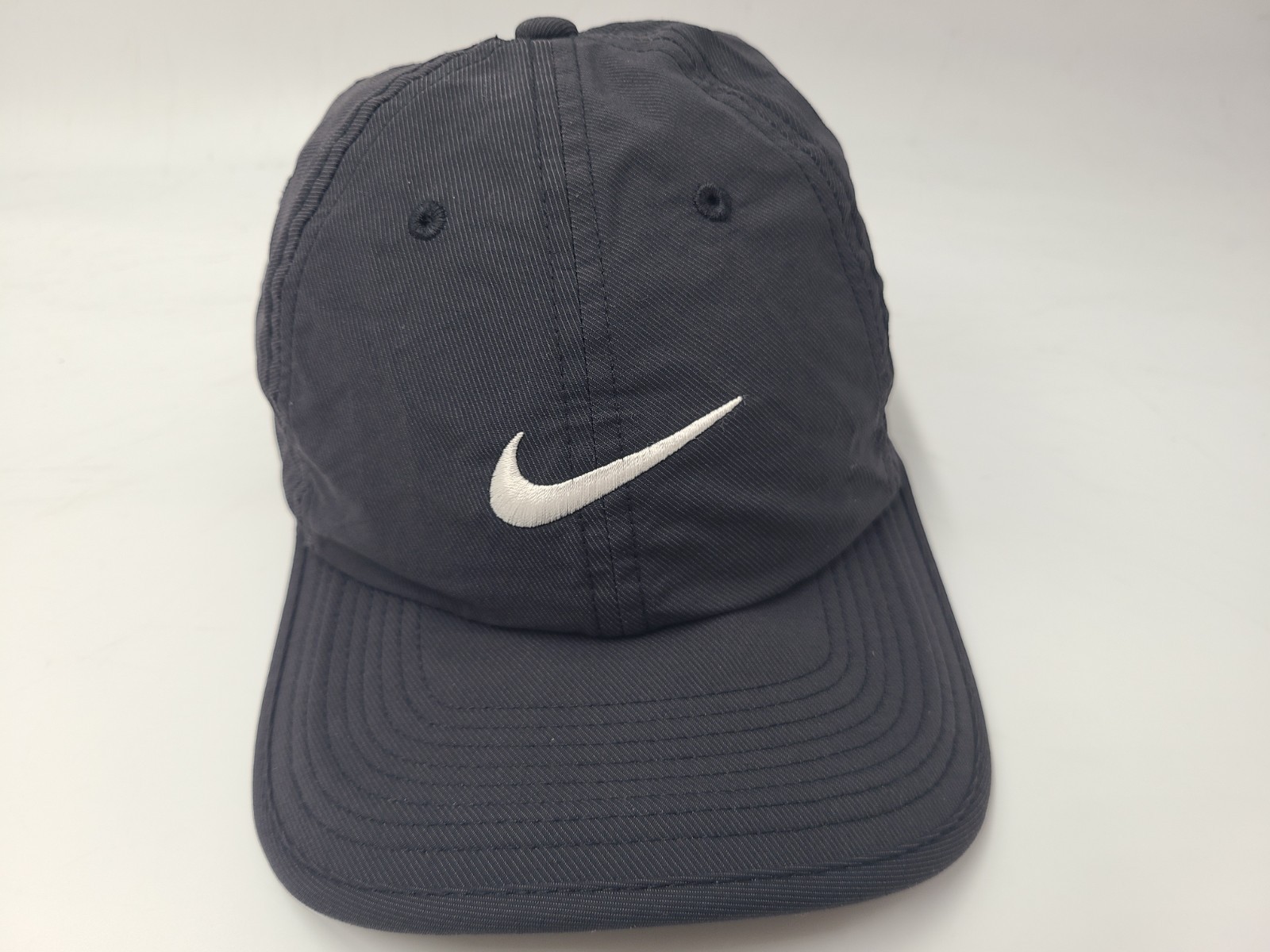 Nike Heritage86 Dri-Fit Adjustable Hat Cap Polyester Golf Men Women Black White