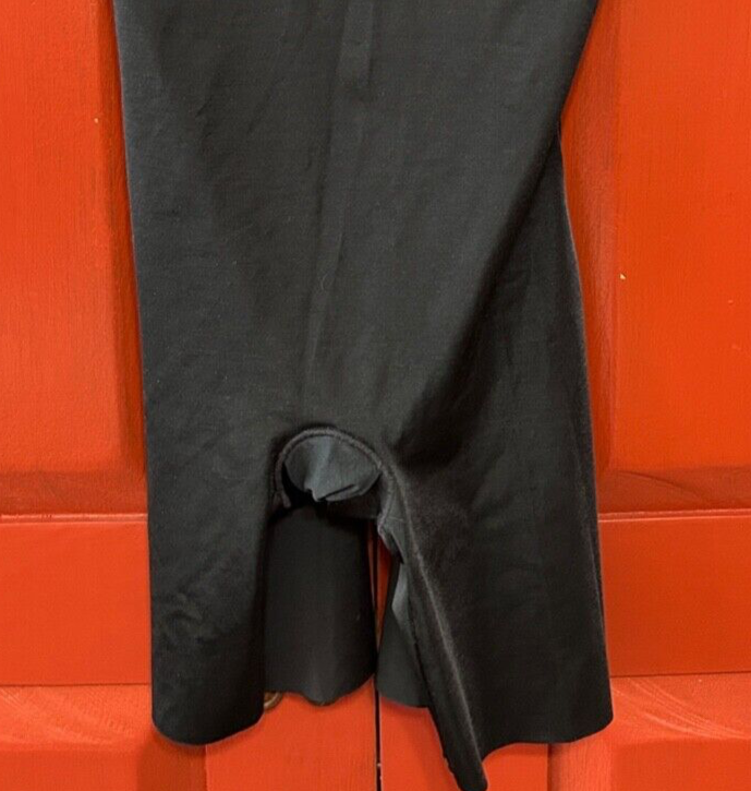 NEW SPANX ASSETS size XL Black Compression Leggings Capris Shapewear