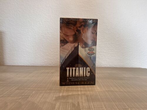 Titanic VHS, 1998 2-Tape Set Widescreen Rare Collector's 90s Jack & Rose sealed - Picture 1 of 5