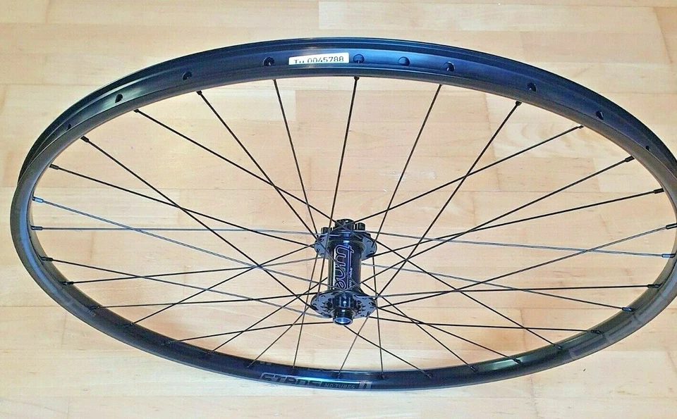 TUNE King Boost Race 3.0 Notubes Crest MK3 110x15 29" front wheel - Bild 2 von 4