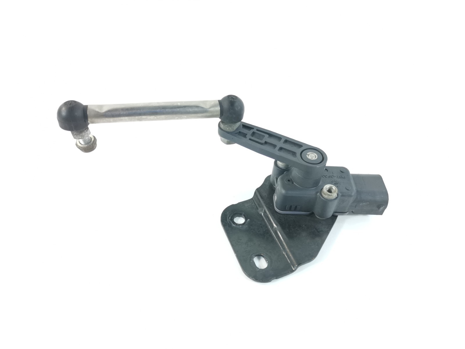 Maserati Levante 2018 Front Right Ride height sensor P/N 670037525