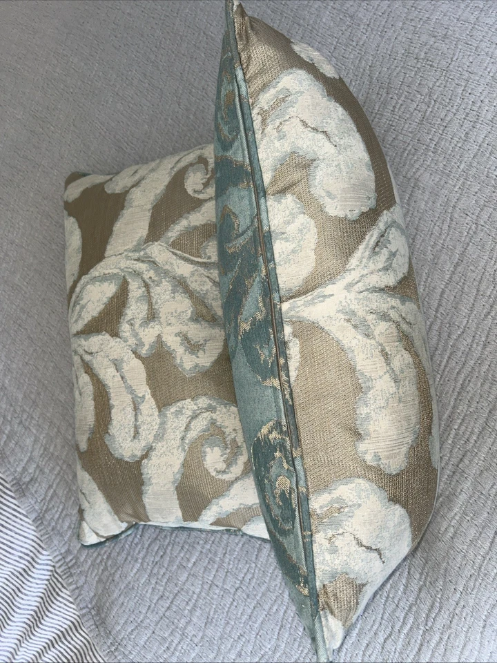 2x Feather Filled Rectangular Cushions. - Image 3 of 4