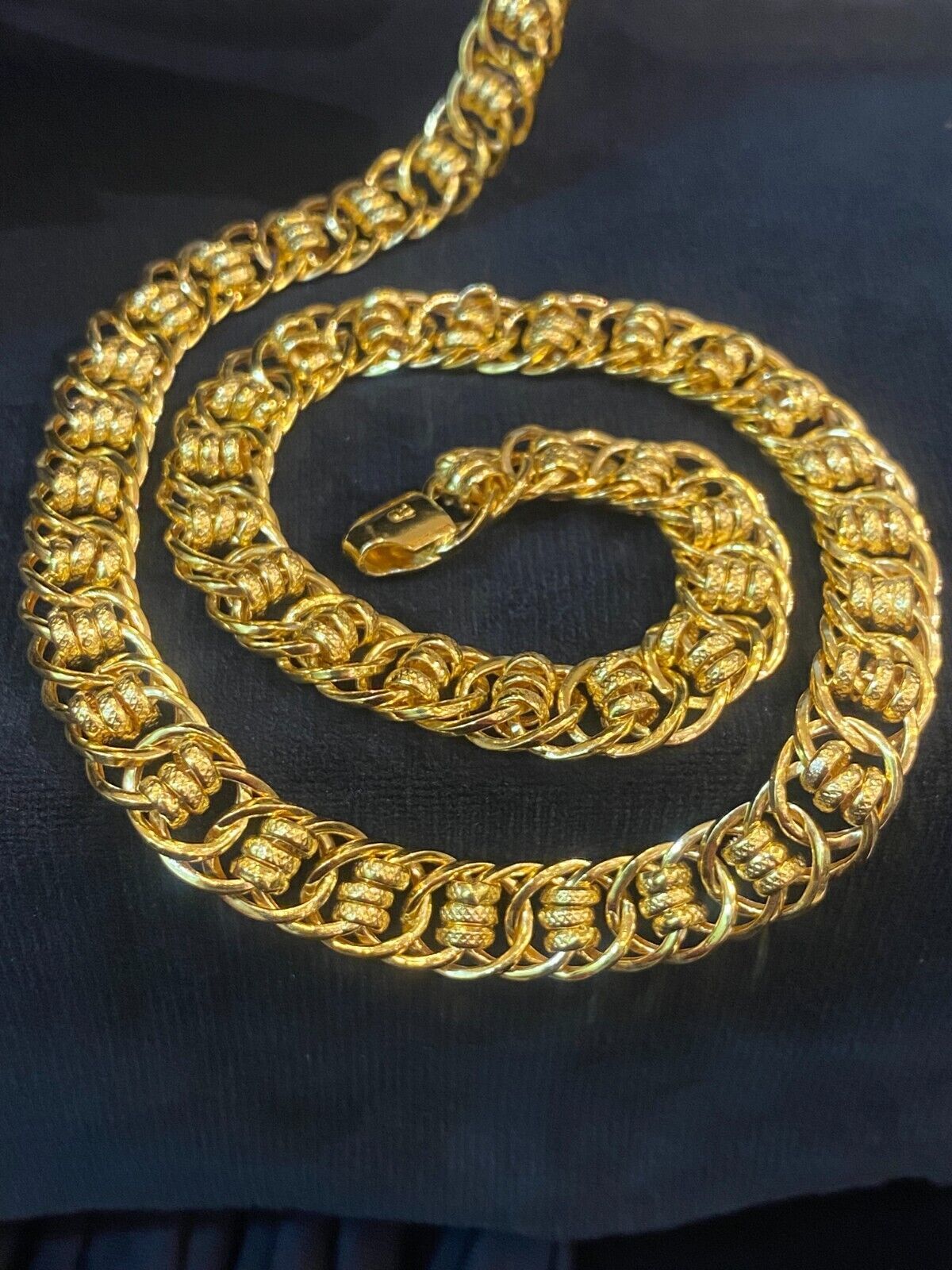 Collier Chaîne Or Jaune 22K 31g 20 Pouces Style Lotus - Fait Main - Neuf Certifié