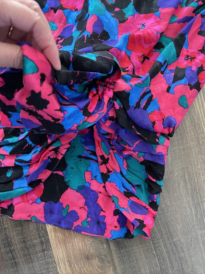 Vintage Flora Kung 100% Silk Dress 4 Bright Floral Puff Sleeve Ruch Front Hem - Image 3 of 4