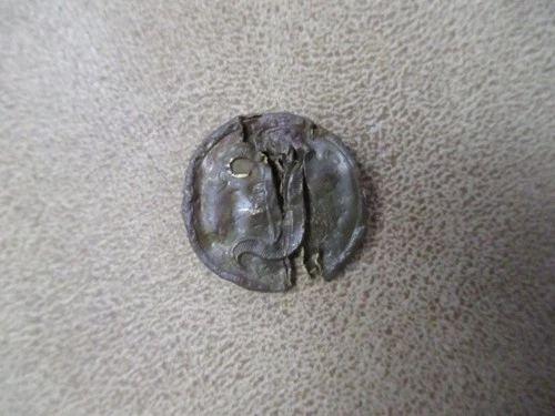 Civil War Confederate Script 'I' Infantry Coat Button  Virginia dug relic -flat