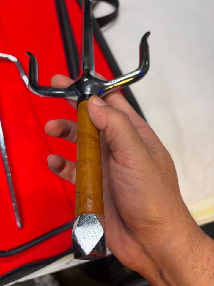 Twin Japanese Sai Stainless Steel W LEATHER HOLDING CASE - Image 3 of 4