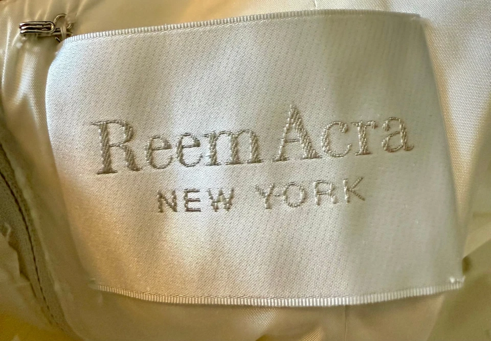 RARO Vestido de Novia Reem Acra con Cristales de Swarovski Talla 10 Diseño Personalizado Foto 3 de 4