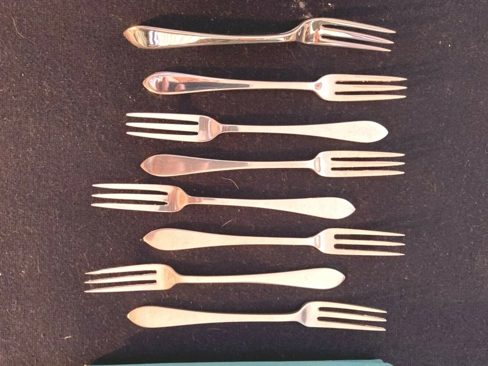 Tiffany Co QUEEN ANNE Juego a juego de plata esterlina de STRAWBERRY FORKS NO MONO Foto 4 de 4