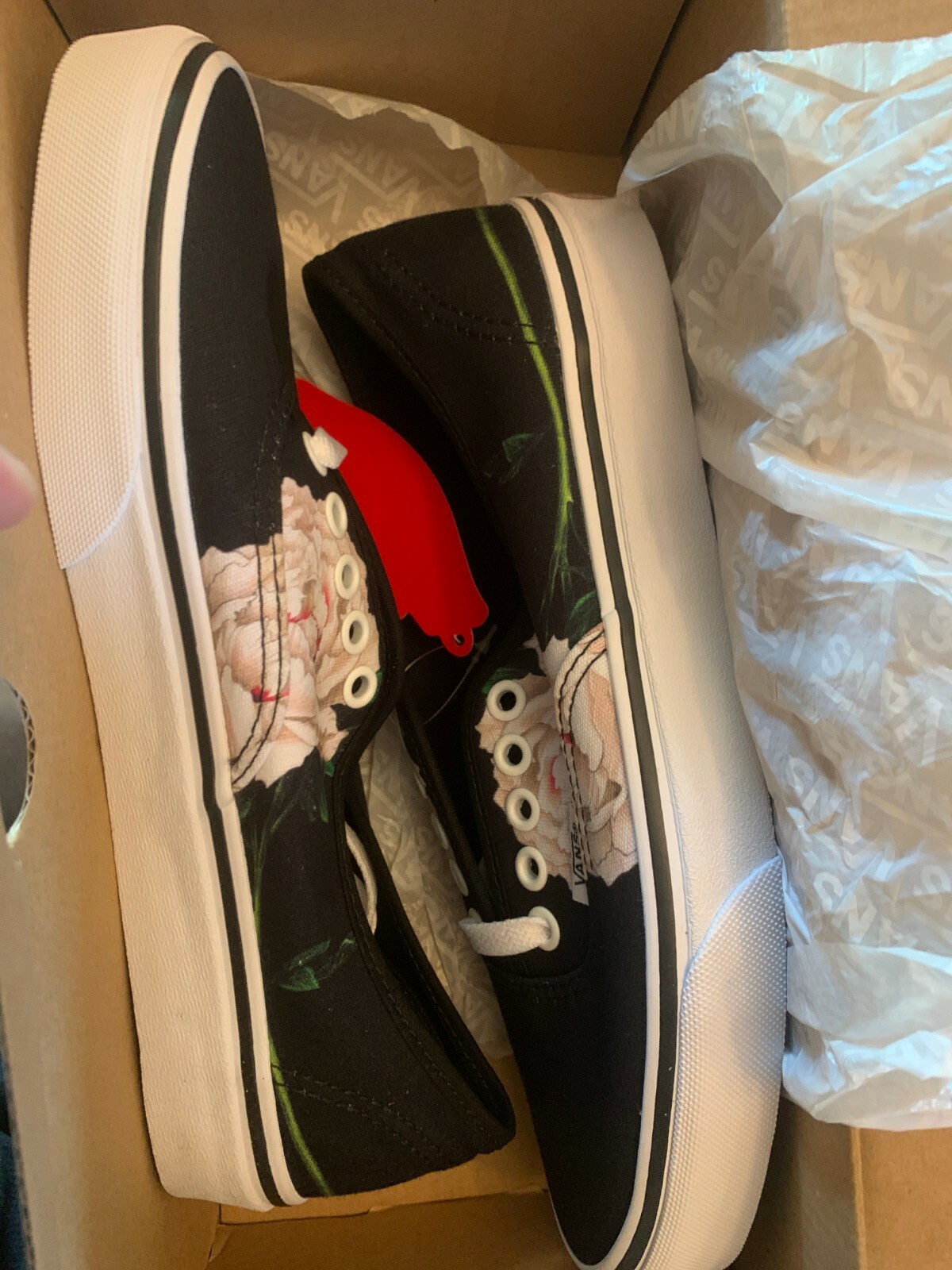 VANS Authentic Winter Floral Black White Sneakers Men 6.5 Women 8 VN0A38EMUKQ-image