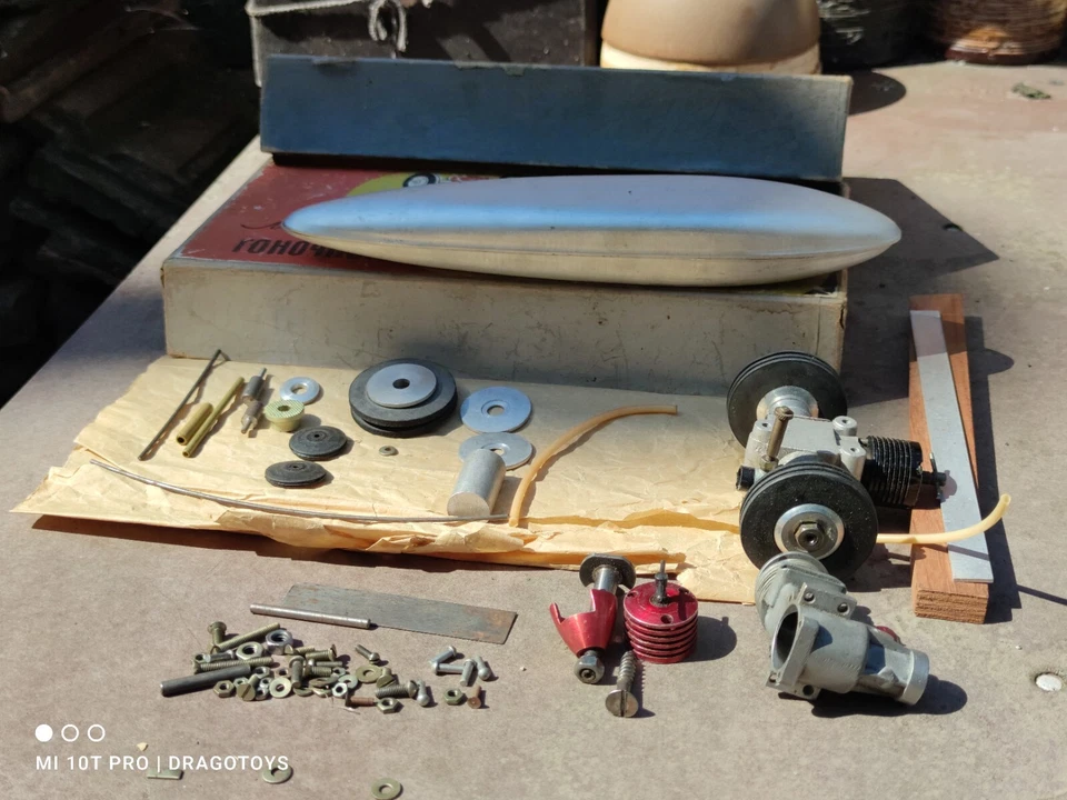 VINTAGE TETHER CAR RACING MODEL DISEL POWERED ORIGINAL BOX USSR SOVIET ERA - Image 4 of 4