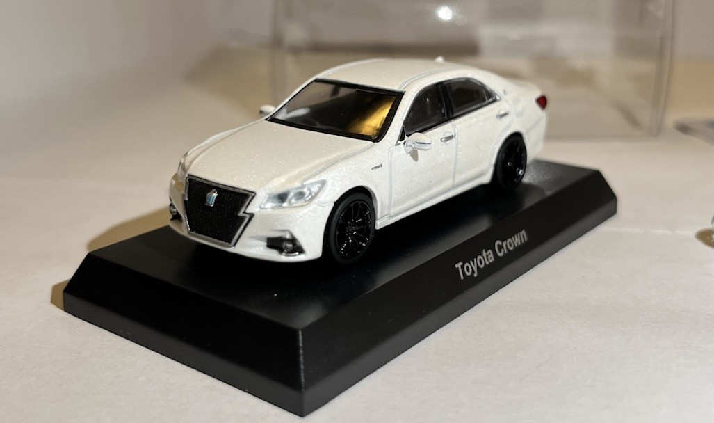 1/64 Kyosho Toyota Crown 210 Athlete White with Work Emotion Custom Wheels-image