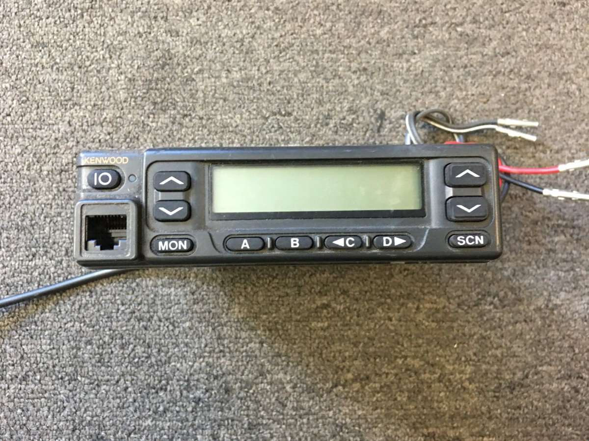 Kenwood TK-981 900 Mhz Fm Transceiver Radio ALH24572110 may need