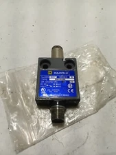 SQUARE D GENERAL PURPOSE LIMIT SWITCH PARALLEL: SPDT, NC, PA ROLLER (TR33)