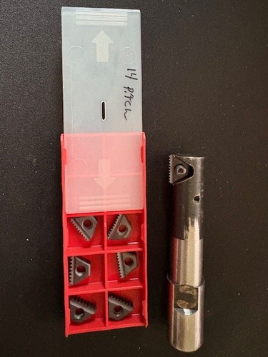 Indexable Internal Thread Mill w/ 14 TPI Inserts