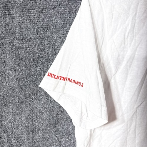 T-shirt Duluth Trading Company bianca collo rosso media con castoro arrabbiato - Foto 7 di 7