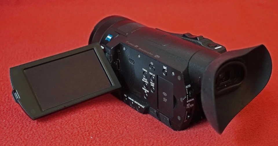Sony HDR-CX900E Camcorder  - Bild 3 von 4