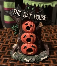VTG Halloween Spooky Hollow Dracula Hidden Surprise Vampire The Bat House 1999