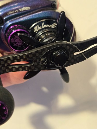 Abu Garcia Revo IKE Low Profile Reel 6.6:1 Baitcasting Reel Carbon Handle - Picture 6 of 11